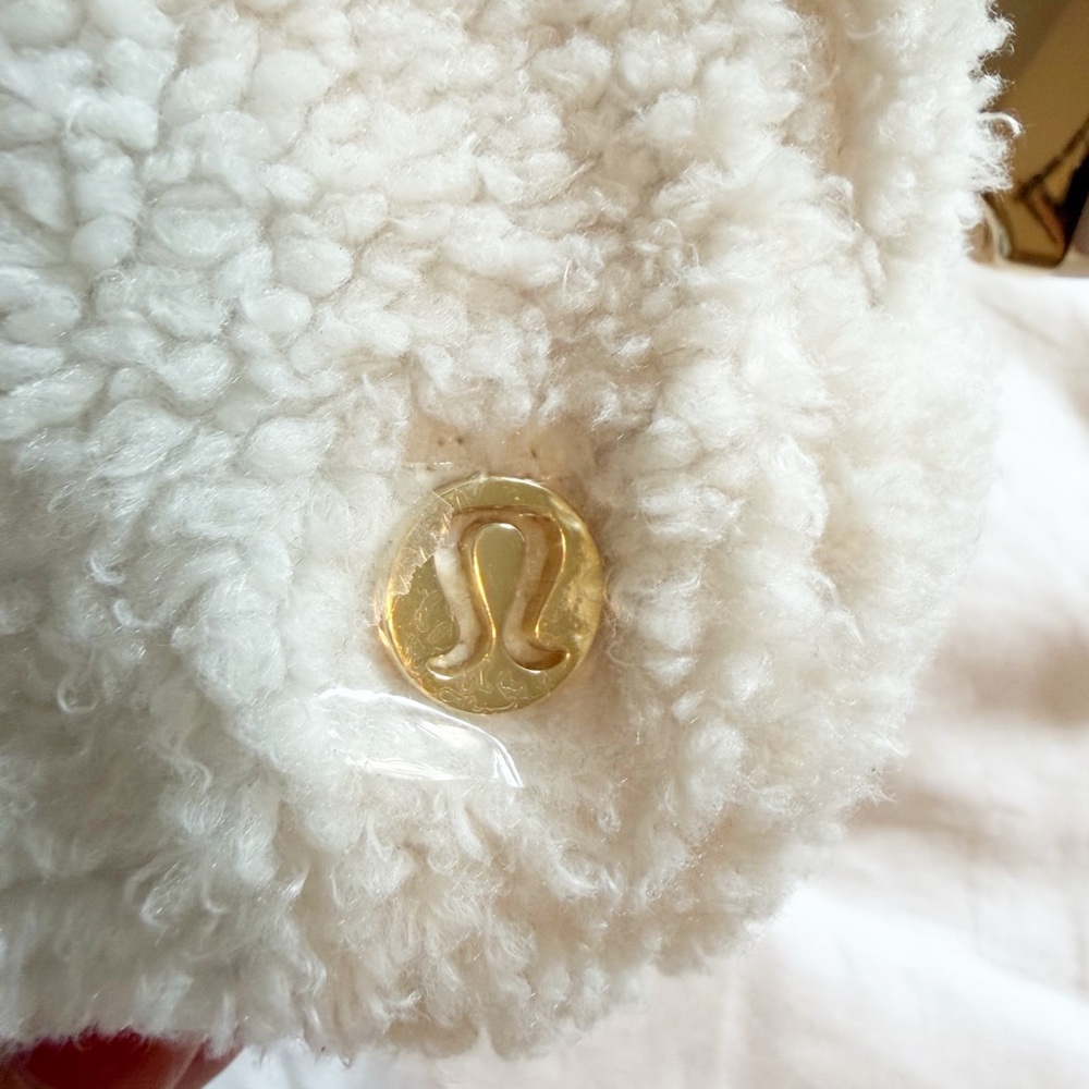 lululemon everywhere fleece belt bag - Picture 3 of 4